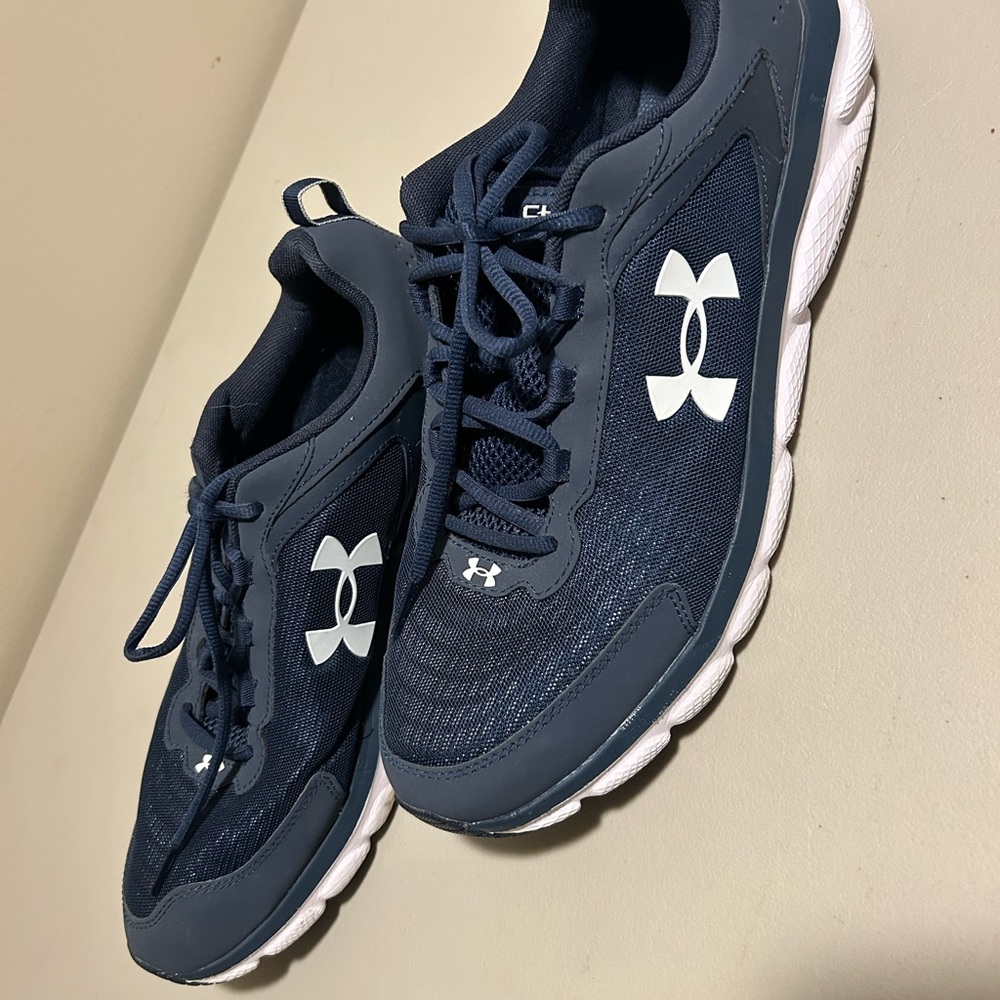 Under Armour sz 13 sneakers